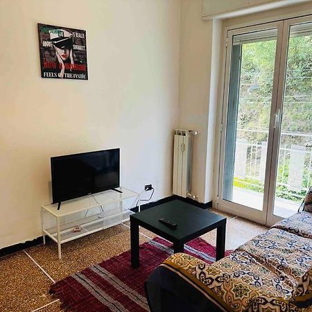 Entire 3 Bed Rooms Apartment,Centrum Генуа Екстериор снимка