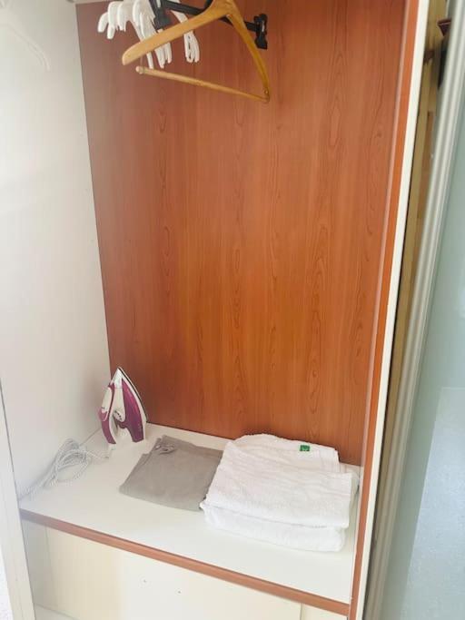Entire 3 Bed Rooms Apartment,Centrum Генуа Екстериор снимка