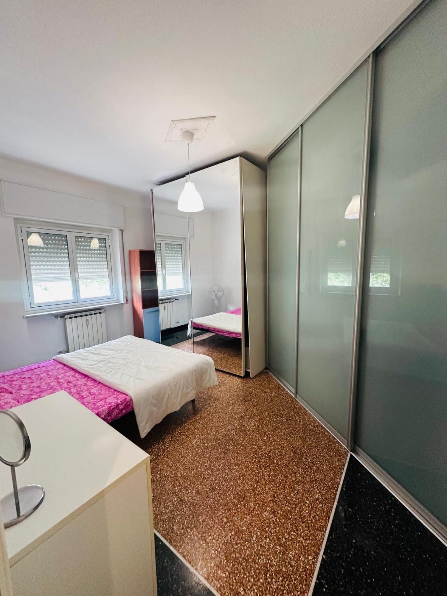 Entire 3 Bed Rooms Apartment,Centrum Генуа Екстериор снимка