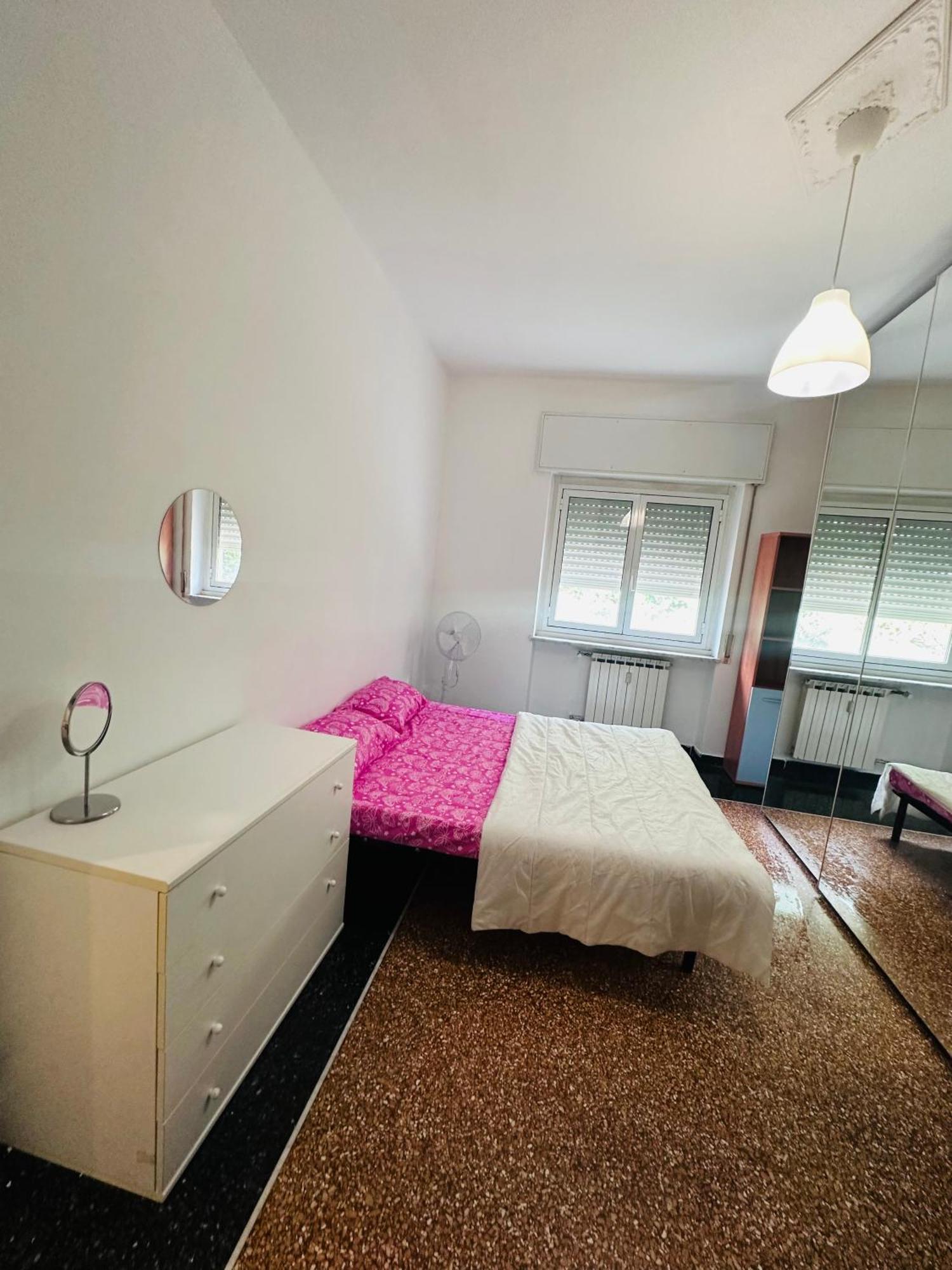 Entire 3 Bed Rooms Apartment,Centrum Генуа Екстериор снимка