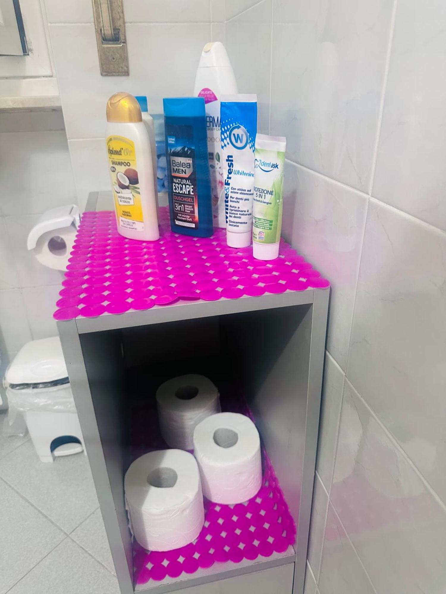 Entire 3 Bed Rooms Apartment,Centrum Генуа Екстериор снимка